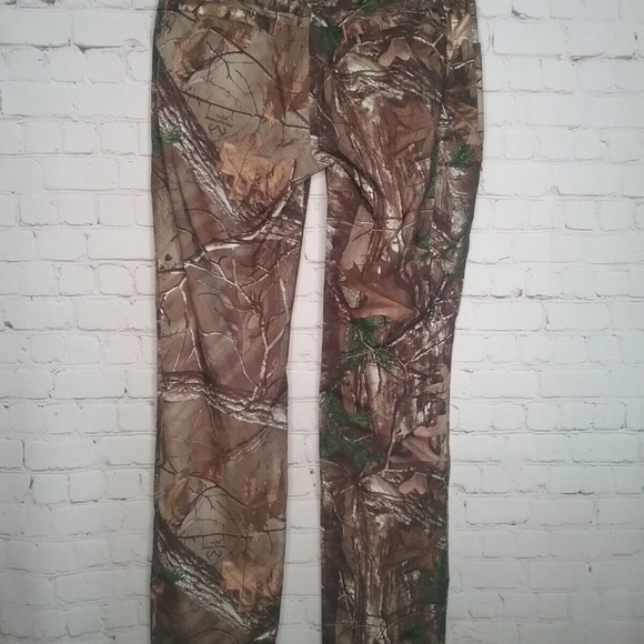 NWOT Under Armour Semi Fitted Women's Real Tree Camo Hunting Pants Size 8 - Picture 3 of 9